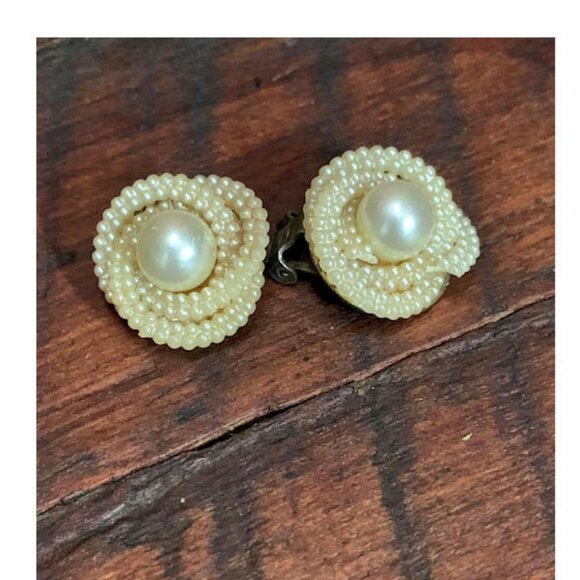 Faux Pearl Earrings, Clip on Earrings - Picture 4 of 4